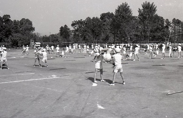 1966 中山小体育研究091.jpg